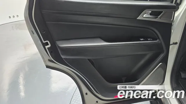 KG_Mobility_Ssangyong Rexton 2018 — фото 15