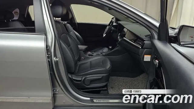 Kia Niro 2020 — фото 17