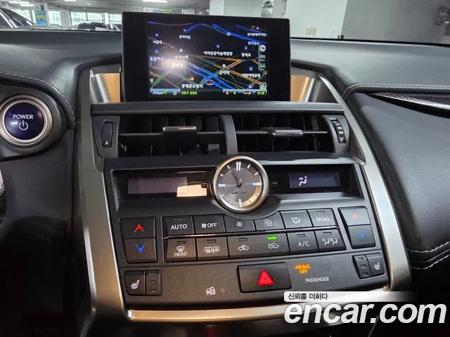 Lexus NX 2015 — фото 10
