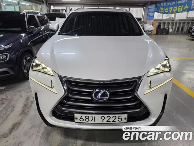 Lexus NX 2015 — фото 18