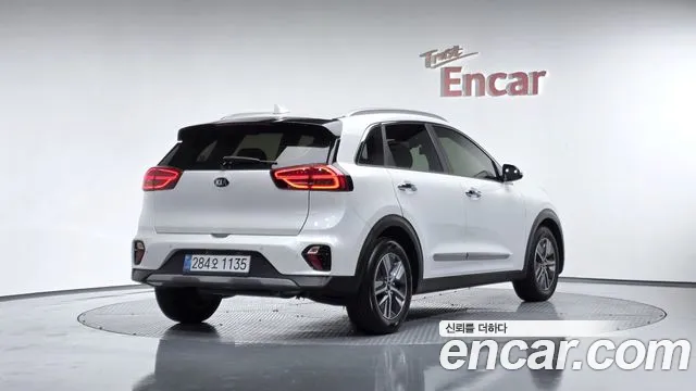 Kia Niro 2021 — фото 1
