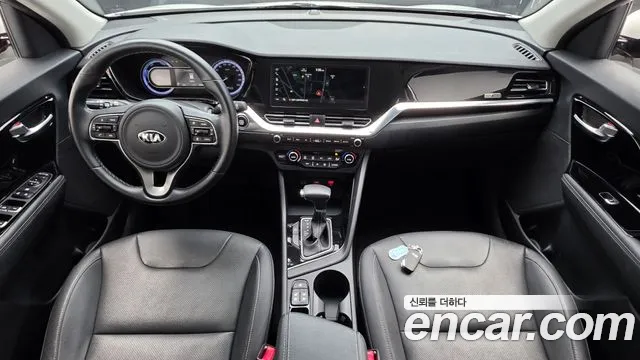 Kia Niro 2021 — фото 9