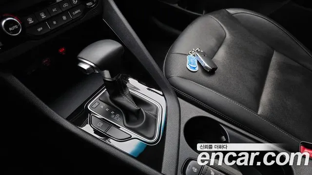 Kia Niro 2021 — фото 11