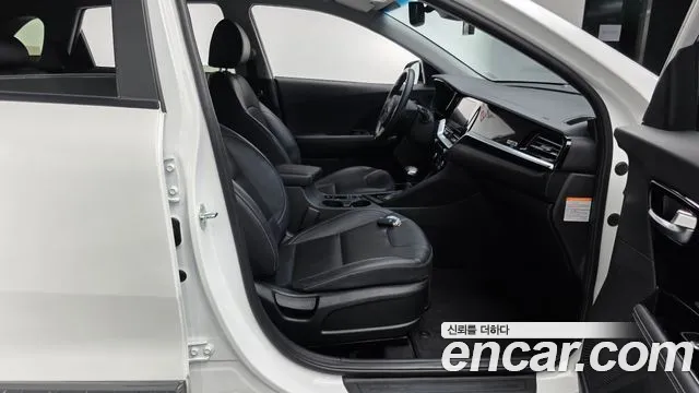 Kia Niro 2021 — фото 16