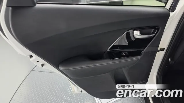 Kia Niro 2021 — фото 14
