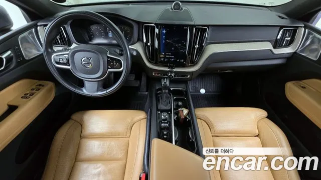 Volvo XC60 2019 — фото 10