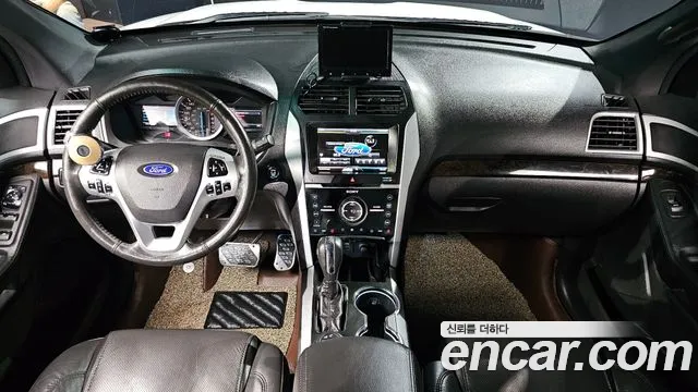 Ford Explorer 2015 — фото 7