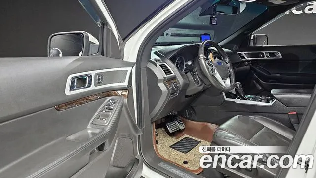 Ford Explorer 2015 — фото 10