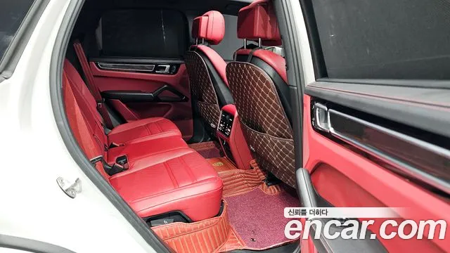 Porsche Cayenne 2023 — фото 18