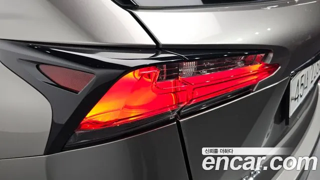 Lexus NX 2017 — фото 9