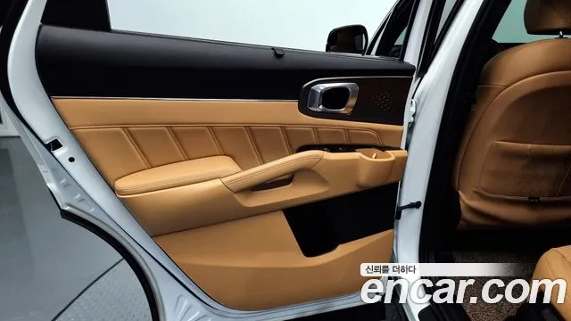 Kia Sorento 2023 — фото 15
