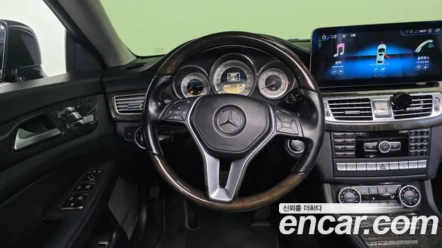 Mercedes-Benz CLS-Class 2012 — фото 12
