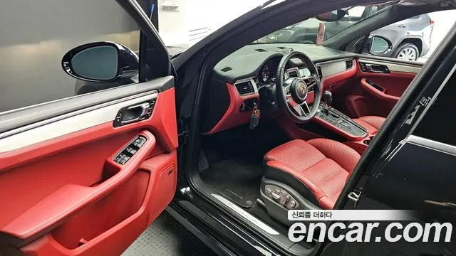 Porsche Macan 2016 — фото 10