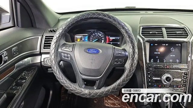 Ford Explorer 2019 — фото 19