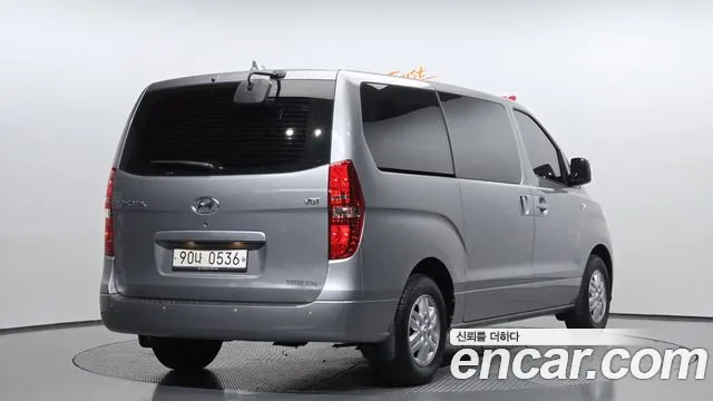 Hyundai Starex 2021 — фото 2