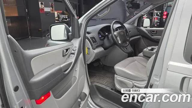 Hyundai Starex 2021 — фото 10