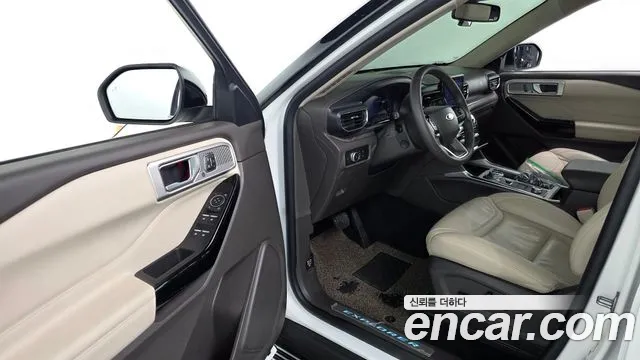 Ford Explorer 2022 — фото 13