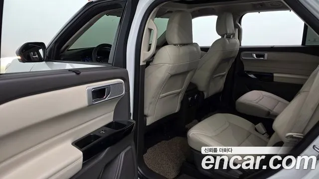 Ford Explorer 2022 — фото 18