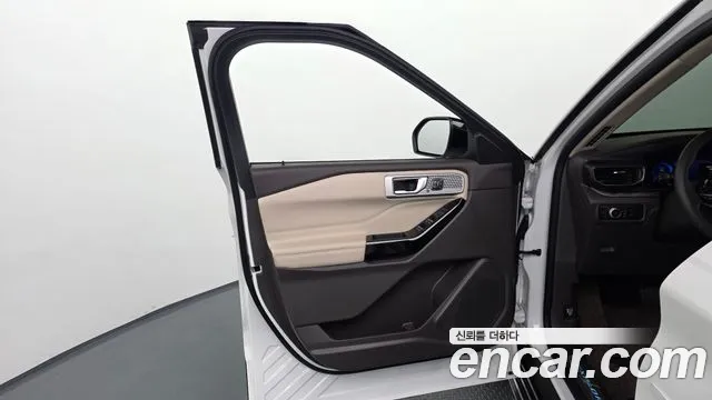 Ford Explorer 2022 — фото 14