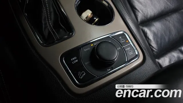 Jeep Cherokee 2017 — фото 9