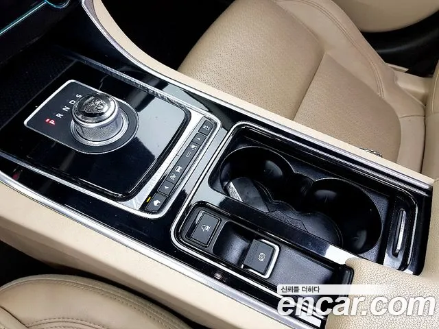 Jaguar XF 2016 — фото 9