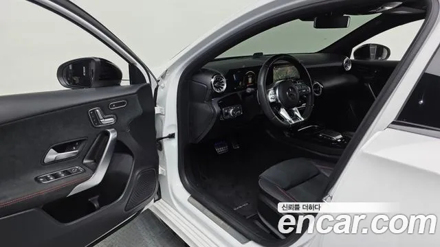 Mercedes-Benz A-Class 2023 — фото 13