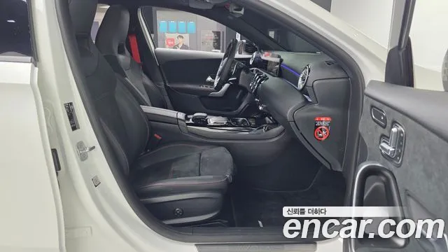Mercedes-Benz A-Class 2023 — фото 17