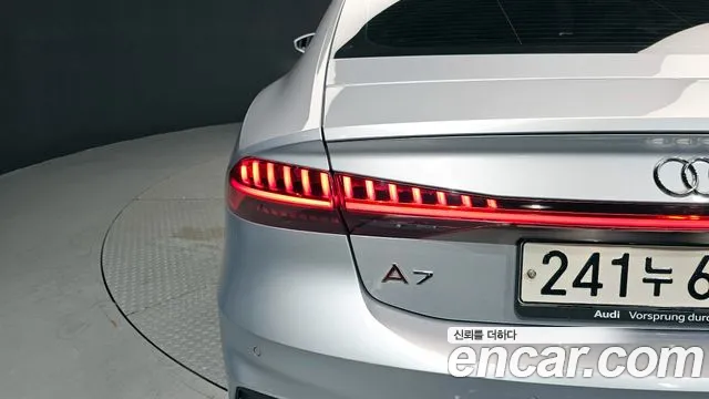 Audi A7 2020 — фото 9