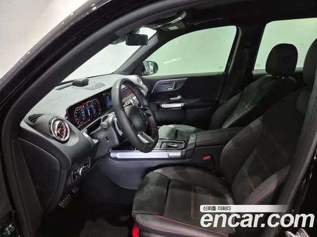 Mercedes-Benz GLB-Class 2025 — фото 10