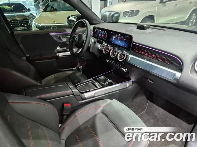 Mercedes-Benz GLB-Class 2025 — фото 16