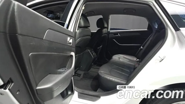 Hyundai Sonata 2019 — фото 18
