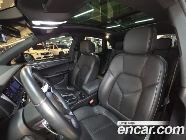 Porsche Macan 2019 — фото 13