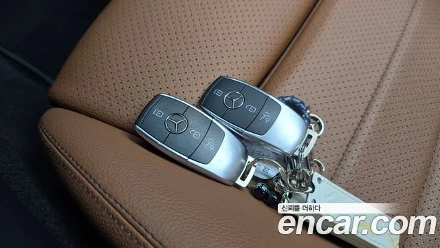 Mercedes-Benz C-Class 2021 — фото 19