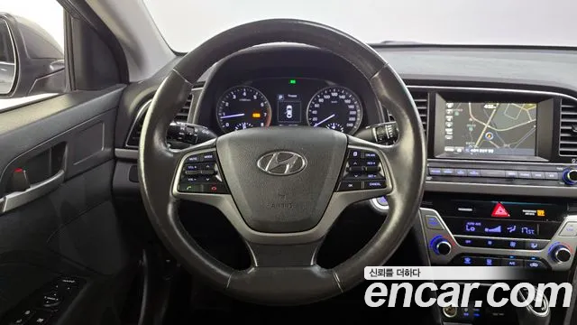 Hyundai AVANTE 2017 — фото 15