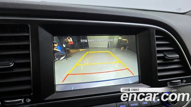 Hyundai AVANTE 2017 — фото 16
