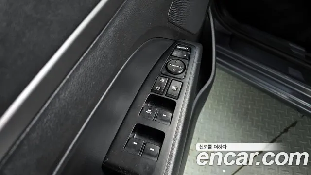 Hyundai AVANTE 2017 — фото 20