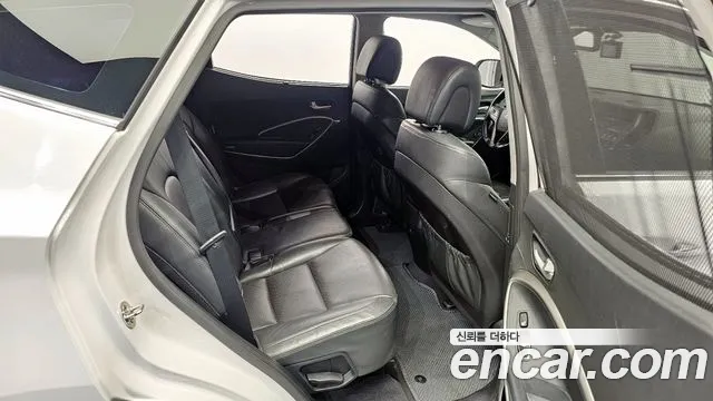Hyundai Santafe 2016 — фото 18
