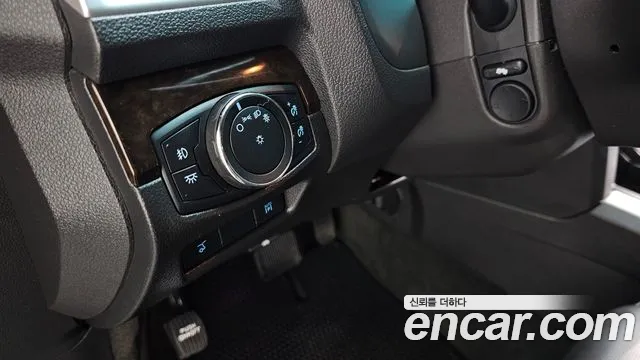 Ford Explorer 2015 — фото 15