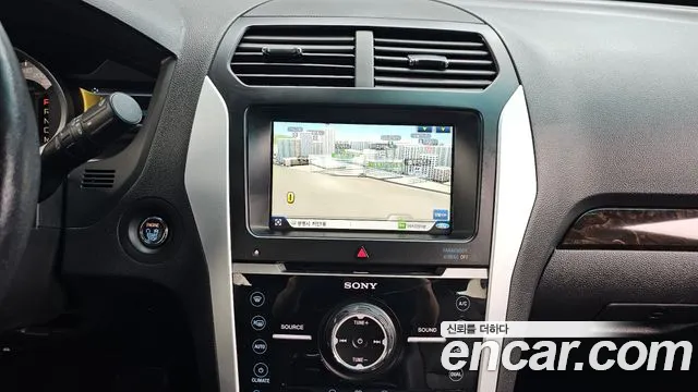 Ford Explorer 2015 — фото 17