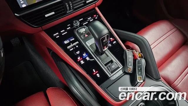 Porsche Cayenne 2020 — фото 9