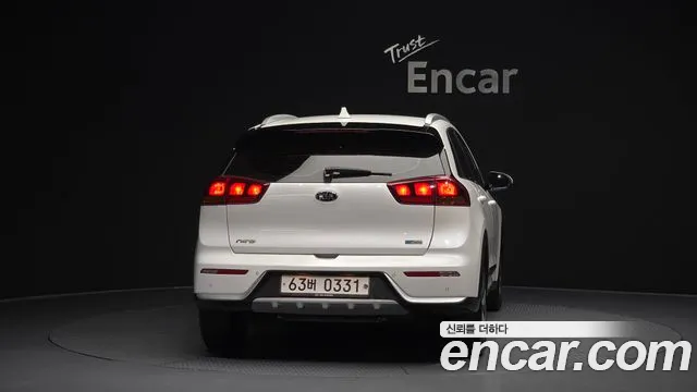 Kia Niro 2017 — фото 4