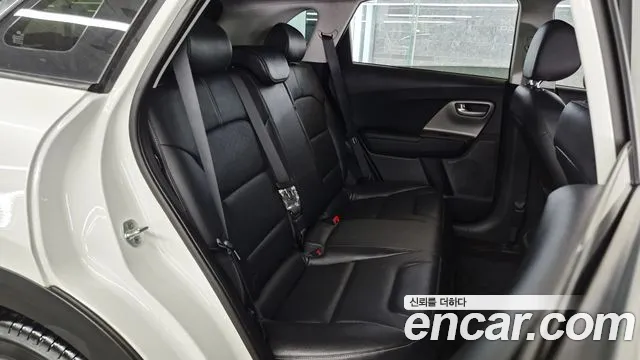 Kia Niro 2017 — фото 12