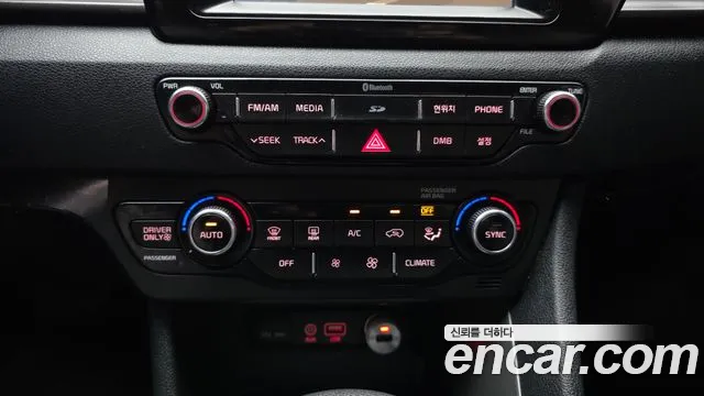 Kia Niro 2017 — фото 16