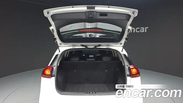 Kia Niro 2017 — фото 20