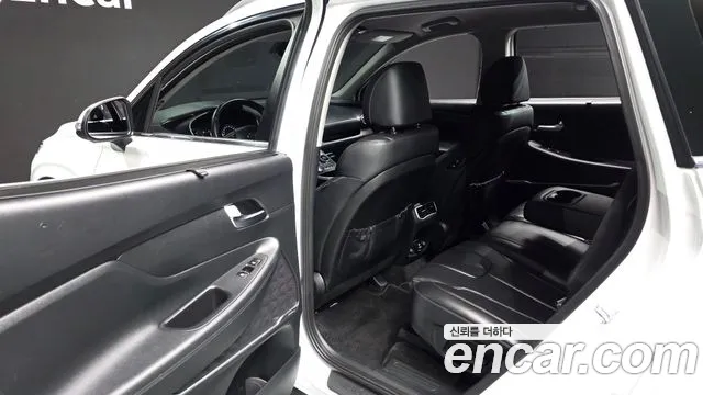 Hyundai Santafe 2021 — фото 18