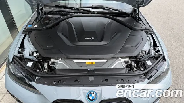 BMW i4 2025 — фото 6