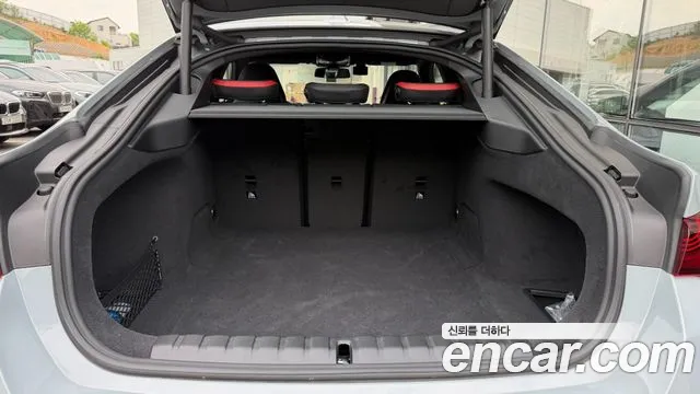 BMW i4 2025 — фото 18