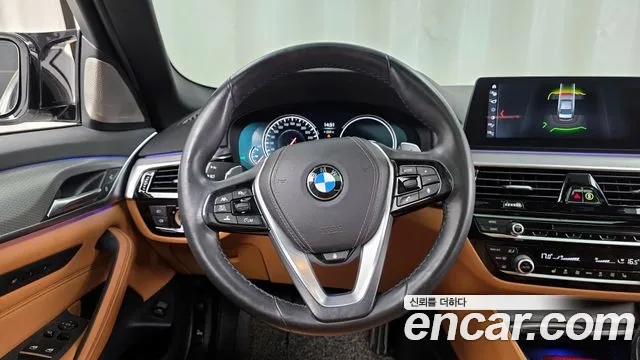 BMW 5-Series 2018 — фото 19