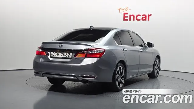 Honda Accord 2017 — фото 2