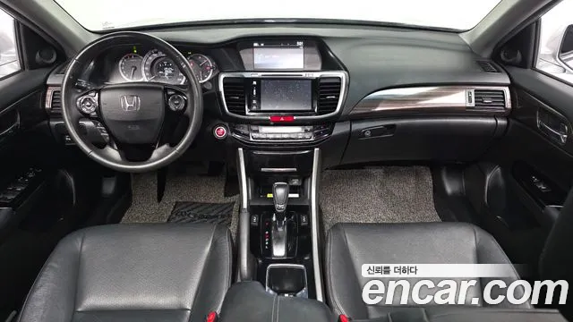 Honda Accord 2017 — фото 10